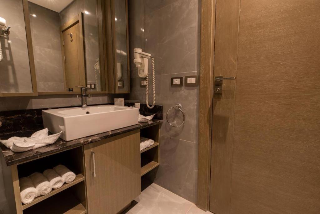 Premium Sea Porto Marina Suite 阿莱曼 外观 照片